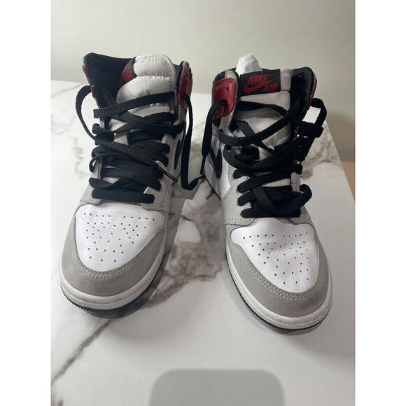 Nike Air Jordan 1 Retro High OG 'Light Smoke Grey' Sneakers - Picture 1 of 5